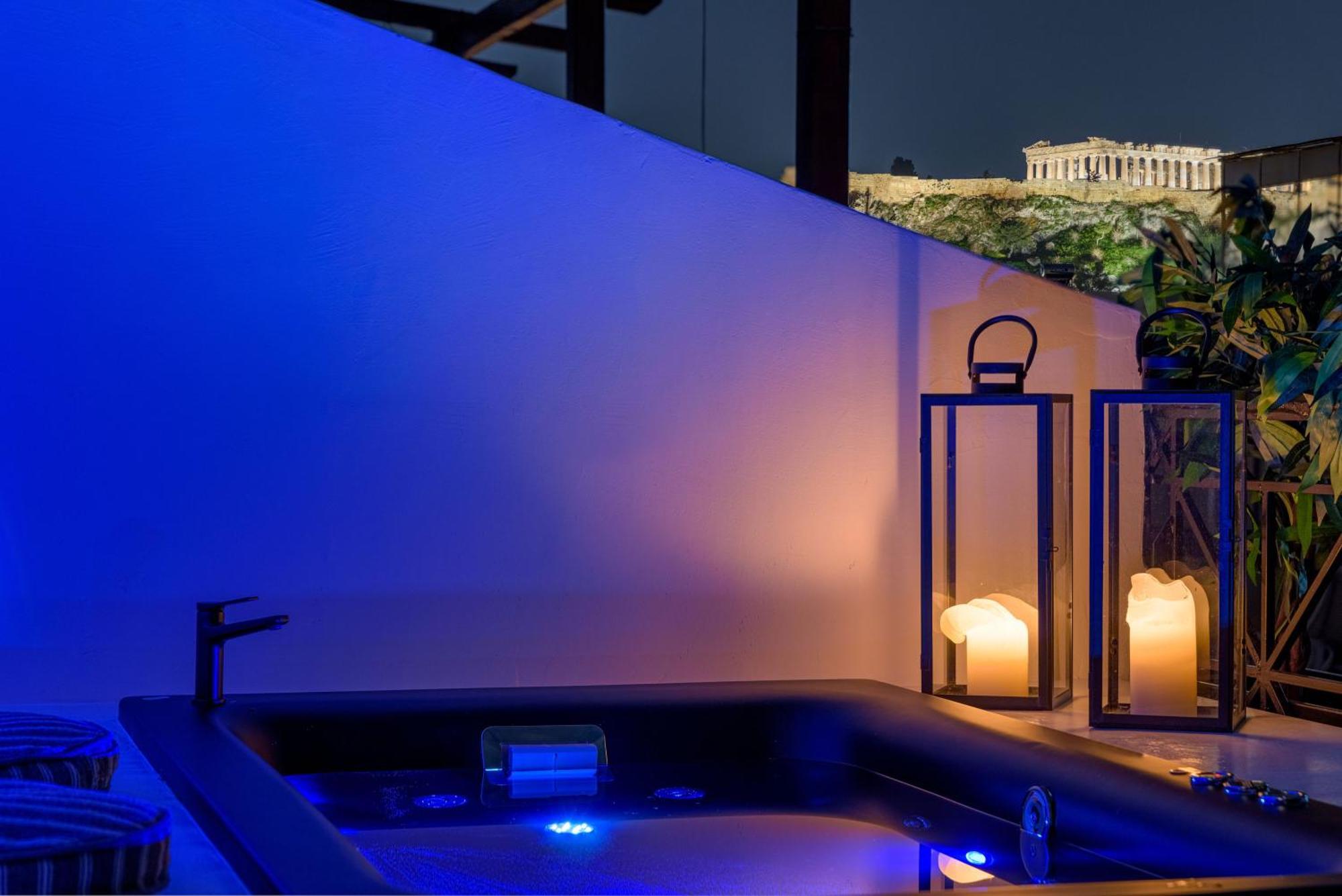Penthouse W/ View & Plunge Pool Apartment