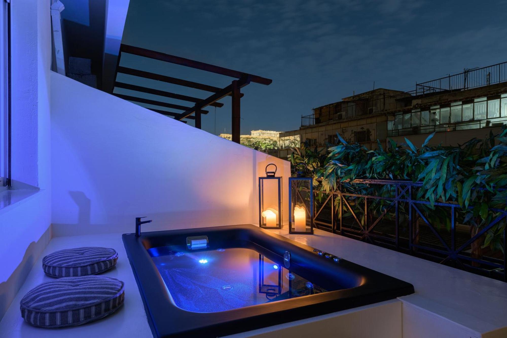 Penthouse W/ View & Plunge Pool